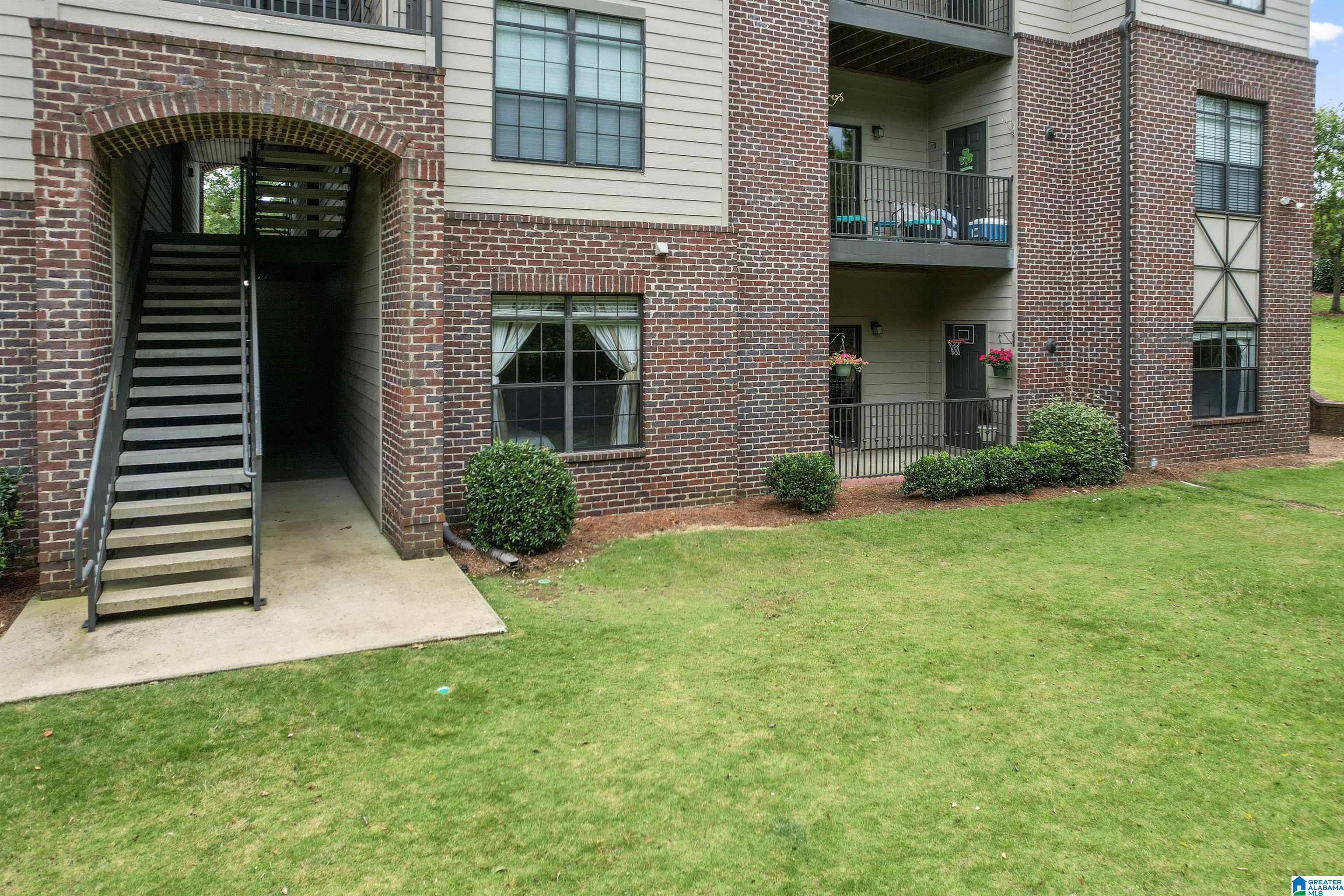 Riverhaven Pl, Hoover, AL 35244