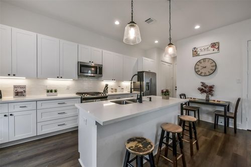 1228 Mcneil St, Houston, TX, 77009-6935 | Card Image