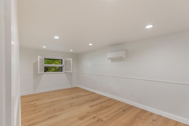 Terrace level bath | Image 29