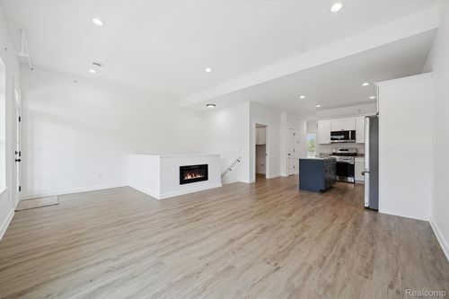 189-433 Village Dr, Walled Lake, MI, 48390-3550 | Card Image