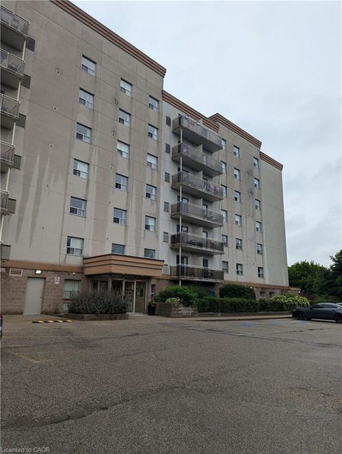 103-736 Old Albert Street, Waterloo, ON, N2L6R4 | Card Image