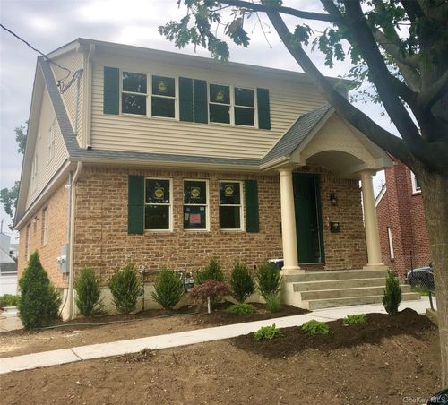 fl-1st-60 Arlington St, Mineola, NY, 11501-2002 | Card Image