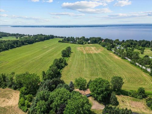 71 Moccasin Ave, Grand Isle, VT, 05458-2219 | Card Image