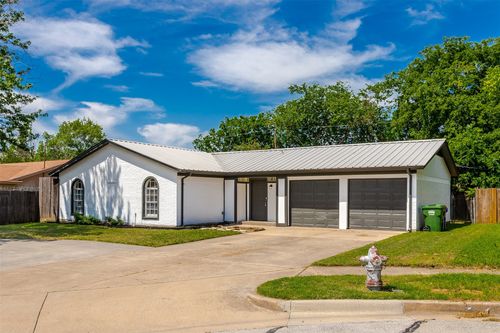 6633 Anne Ct, Watauga, TX, 76148-2701 | Card Image