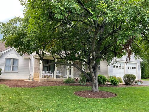 41W610 Silvana Dr, Elgin, IL, 60124-8367 | Card Image