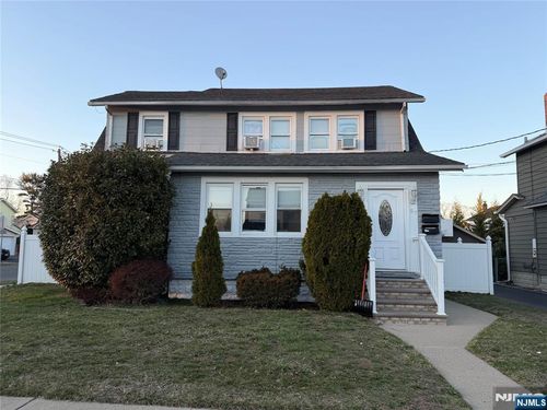 57 Magnolia St, Bergenfield, NJ, 07621-3812 | Card Image