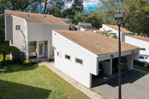 4-4 Currier Ct, Cheshire, CT, 06410-1453 | Card Image