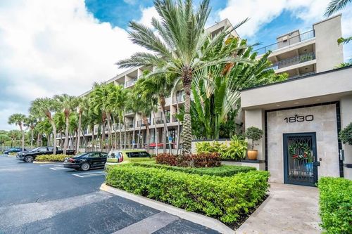 121-1830 Embassy Dr, West Palm Beach, FL, 33401-1908 | Card Image