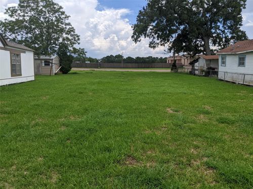 107 Correll Ave, Wharton, TX, 77488-5103 | Card Image