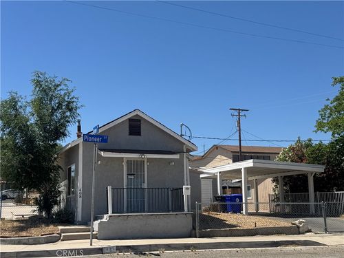 408 Pioneer St, Barstow, CA, 92311 | Card Image