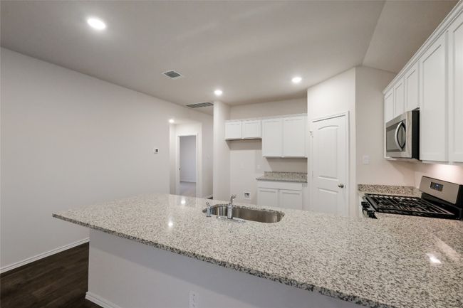 416 Sandringham Loop, House other with 4 bedrooms, 2 bathrooms and 2 parking in Uhland TX | Image 7