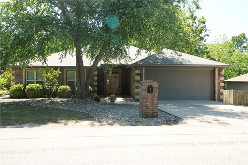 1 Lillian Ln, Bella Vista, AR, 72715-4044 | Card Image