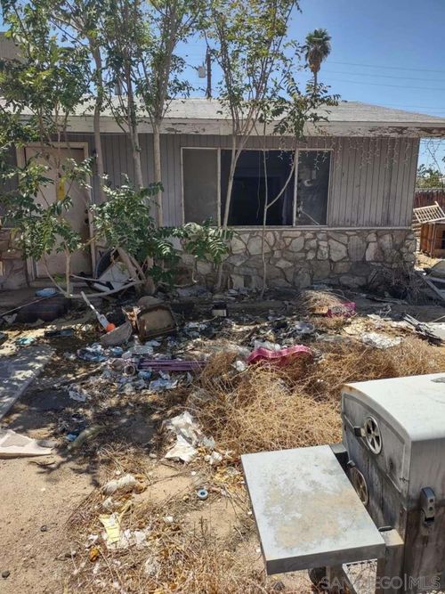 37939 Fairway Ave, Yermo, CA, 92398-0527 | Card Image