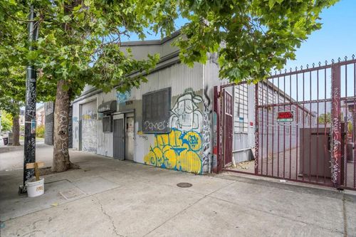 5526 San Pablo Ave, Oakland, CA, 94608-2726 | Card Image
