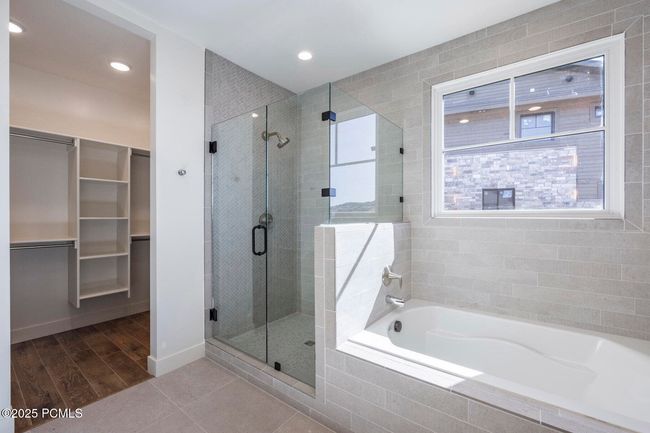678 E Silver Hill Loop, Condo with 4 bedrooms, 4 bathrooms and null parking in Hideout UT | Image 18