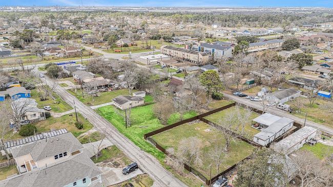 402 Bay Oaks Dr, Home with 0 bedrooms, 0 bathrooms and null parking in La Porte TX | Image 5