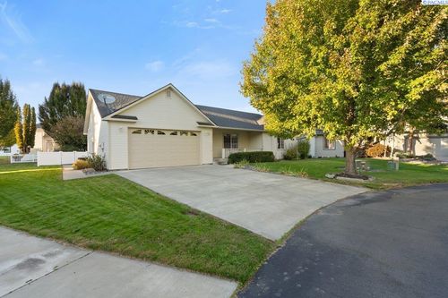 5 Daisy Ct, Pasco, WA, 99301 | Card Image