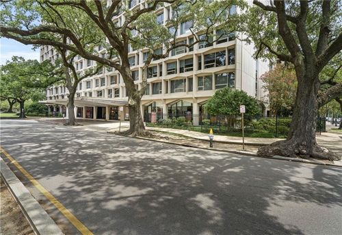 apt-7l-2100 Saint Charles Ave, New Orleans, LA, 70130-5379 | Card Image
