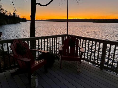 882 Memorial Drive, Winthrop, ME, 04364 | Card Image