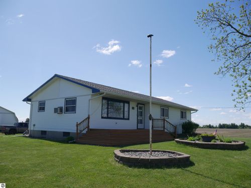 1992 N 7 Mile Rd, Pinconning, MI, 48650-7472 | Card Image