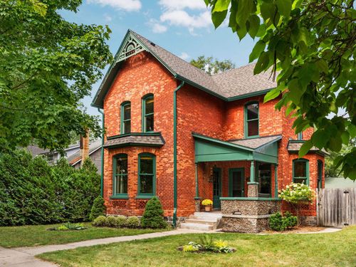 318 W 15th St, Traverse City, MI, 49684-4111 | Card Image