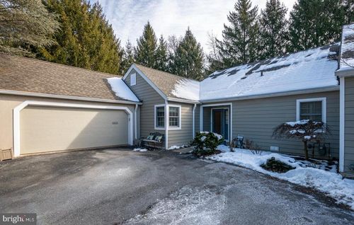 1979 Meadow Ln, WYOMISSING, PA, 19610-2724 | Card Image