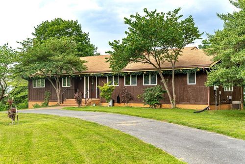 7600 Tall Cedars Ln, Bridgewater, VA, 22812-3729 | Card Image