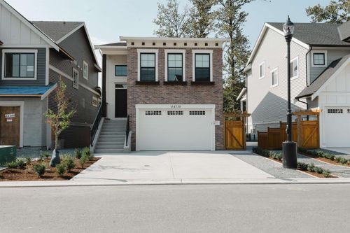 44738 Willowstream Rd, Chilliwack, BC, V2R6M8 | Card Image