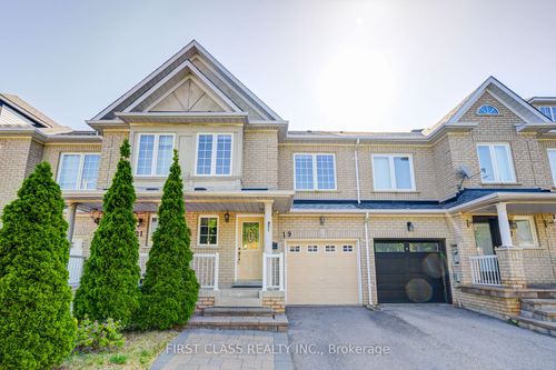 19 Benjamin Hood Cres, Concord, ON, L4K5M3 | Card Image