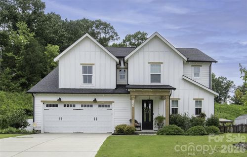 123 Country Lake Dr, Mooresville, NC, 28115-8352 | Card Image