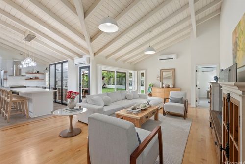 1016 Laukupu Way, Honolulu, HI, 96825-2880 | Card Image