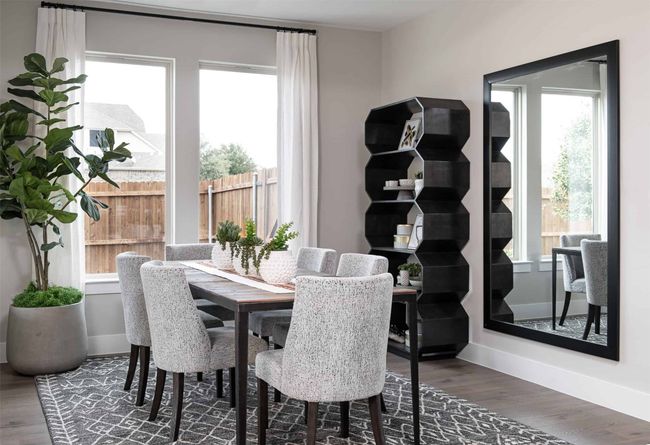 Dining | Image 11