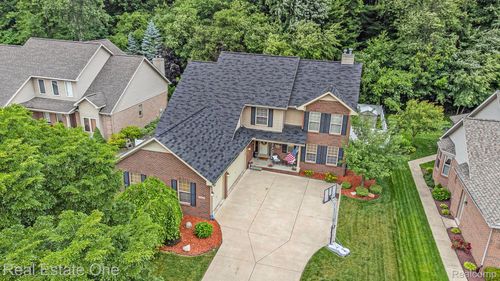 22754 Fawn Rd, Brownstown Twp, MI, 48183-1154 | Card Image