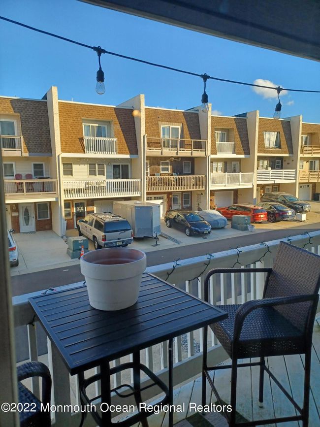 12 Sandpiper Lane, Sold in Sea Bright Zoocasa