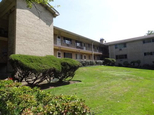 103-1425 W Touhy Ave, Park Ridge, IL, 60068-3159 | Card Image