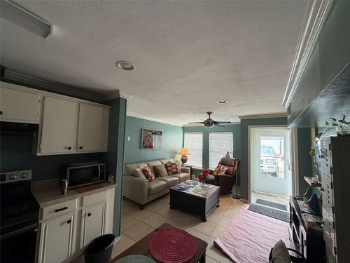 a-2808 Columbia St, Houston, TX, 77008-2236 | Card Image
