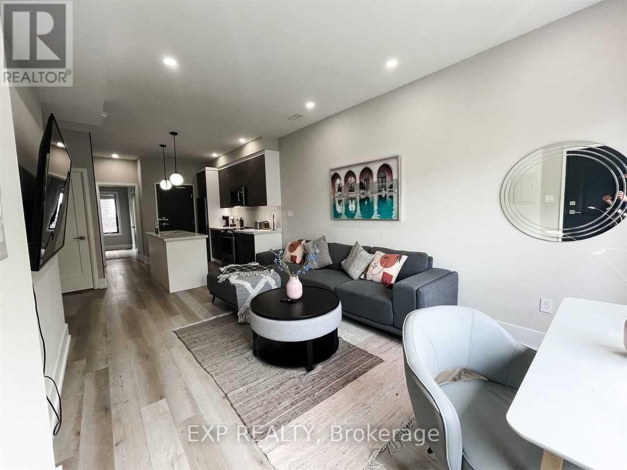 Residential Lease in Toronto (Moss Park) 2