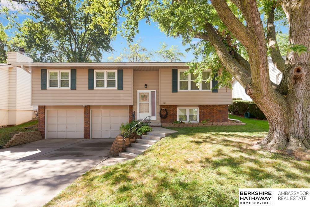 Arbor Cir, Omaha, NE 68130