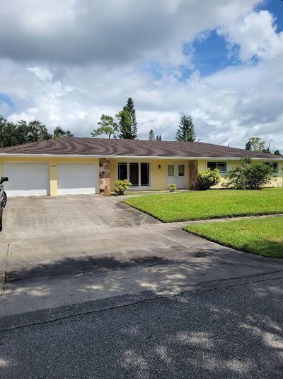 7827 Saint Andrews Road, House other with 3 bedrooms, 2 bathrooms and null parking in Lake Worth FL | Image 2