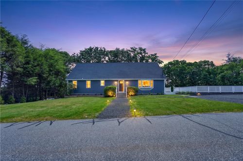 40 Pound Road, Westerly, RI, 02891 | Card Image