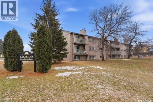 855 Wollaston Cres, Saskatoon, SK, S7J4G1 | Card Image