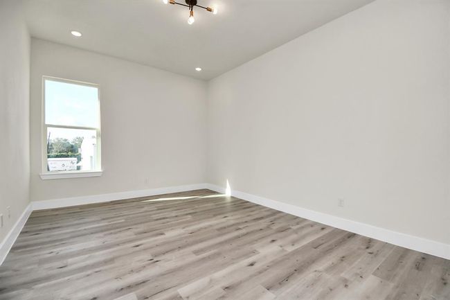 Secondary bedrooms are all generously sized. | Image 20