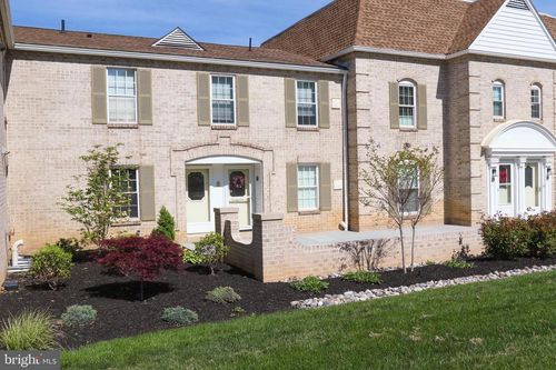 8-1000 Country Club Rd, YORK, PA, 17403-3447 | Card Image