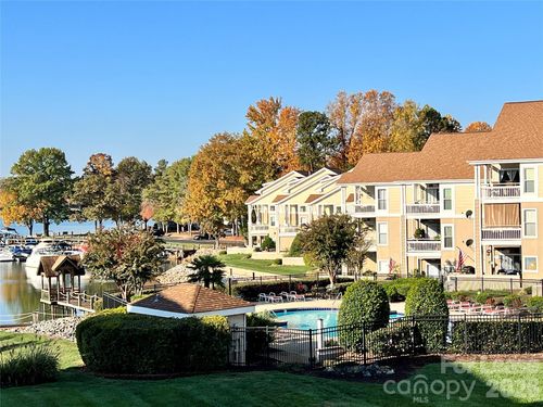 1105 Torrence Cir, Davidson, NC, 28036-9410 | Card Image