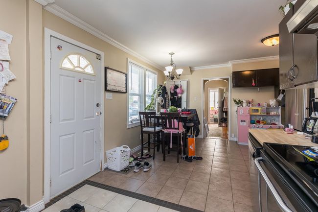 5703 Riverside Street, House other with 4 bedrooms, 2 bathrooms and null parking in Abbotsford BC | Image 9