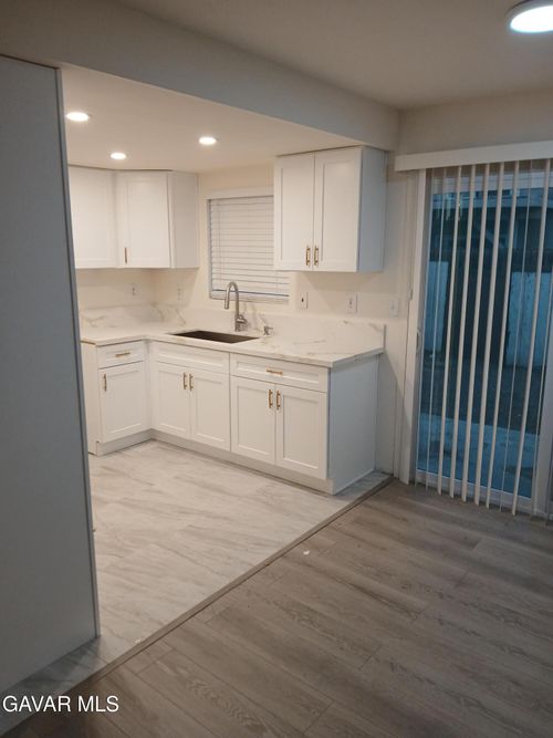 214 E Avenue Q7, Palmdale, CA, 93550-4525 | Card Image