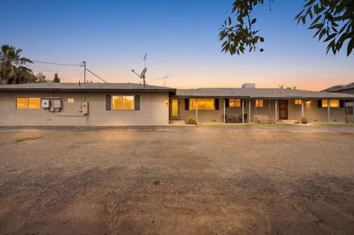 5308 E Mount Whitney Avenue, Laton, CA, 93242 | Card Image