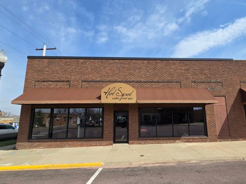 223 W Main St, Pipestone, MN, 56164-1633 | Card Image