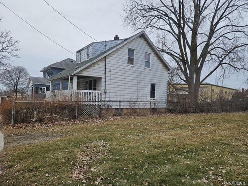407 E 12th St, Flint, MI, 48503-4092 | Card Image