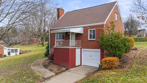 116 Warren Dr, New Kensington, PA, 15068-5241 | Card Image
